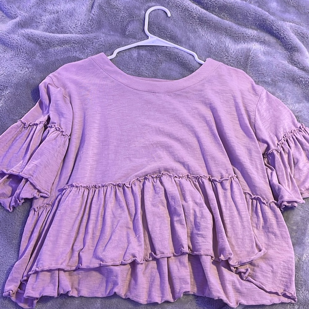 Altar’d state cropped shirt - never worn and in great condition!